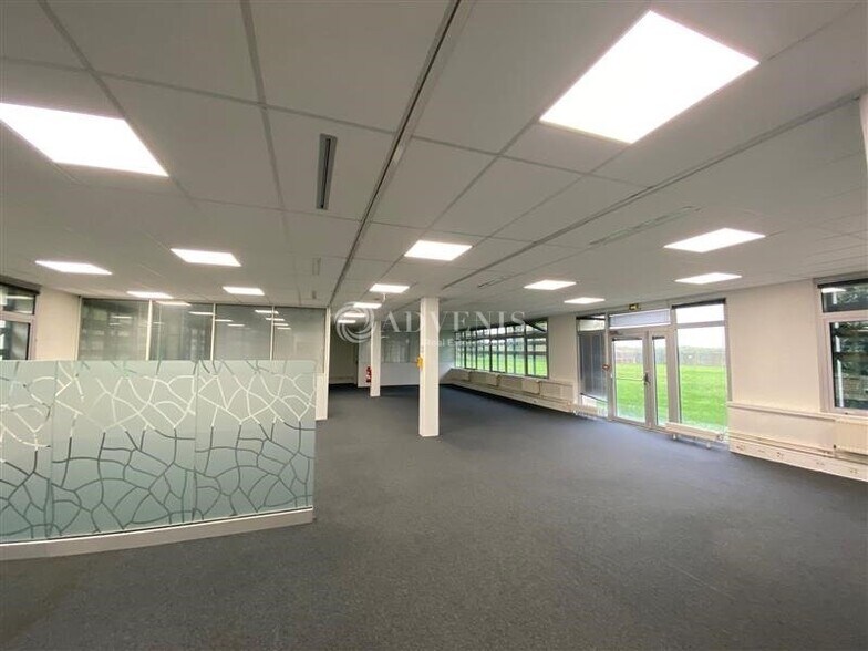 Office in Orly for lease - Interior Photo - Image 3 of 6