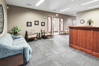 411 SE 9th St, Pella, IA à louer Photo intérieure- Image 2 de 19