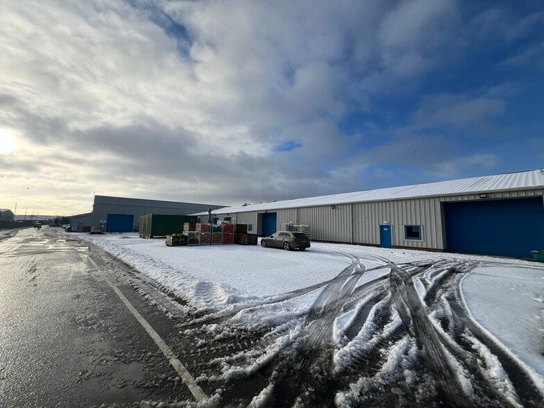 Cayton Low Rd, Scarborough for lease - Building Photo - Image 3 of 6