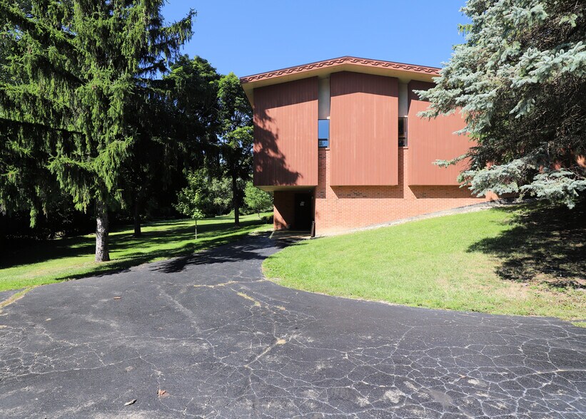 2474 S Ballenger Hwy, Flint, MI à louer - Photo du bâtiment - Image 3 de 8