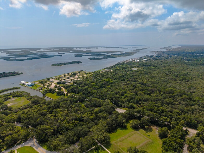 Riverwood Park | 33± Waterfront Acres portfolio of 2 properties for sale on LoopNet.ca - Aerial - Image 3 of 11