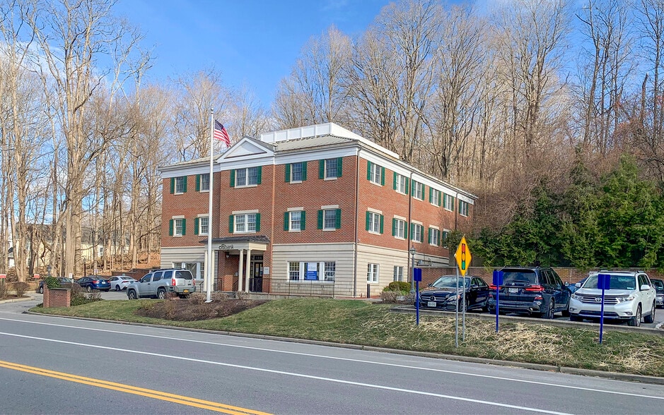 332 Route 100, Somers Township, NY for sale - Building Photo - Image 2 of 5