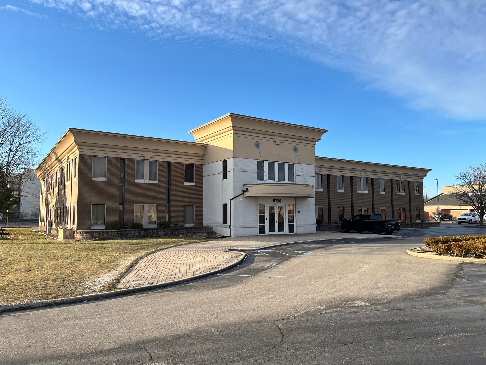 5726 Professional Cir, Indianapolis, IN for sale Primary Photo- Image 1 of 4