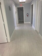 5901 NW 151st St, Miami Lakes, FL à louer Photo du bâtiment- Image 1 de 14