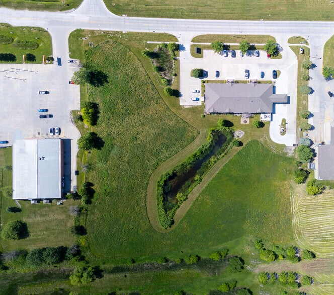 1645 B Ave, Nevada, IA à vendre - Aérien - Image 1 de 19