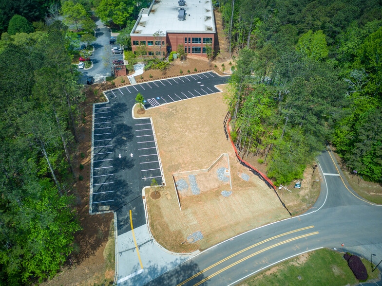 455 Northlake Dr, Peachtree City, GA for lease - Primary Photo - Image 2 of 5