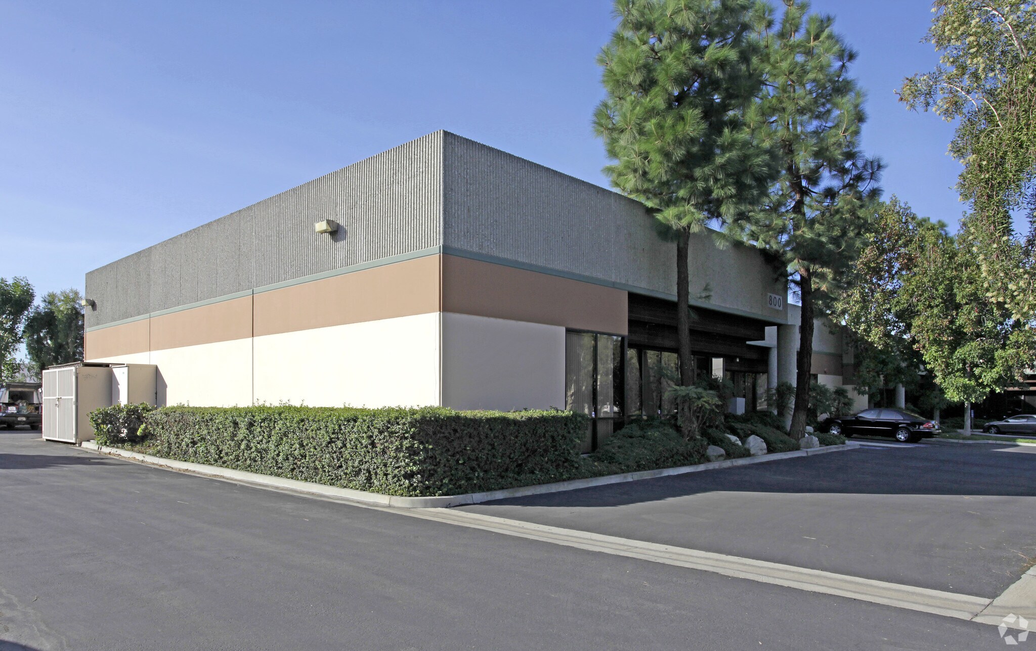 800 Columbia St, Brea, CA à louer Photo principale- Image 1 de 8