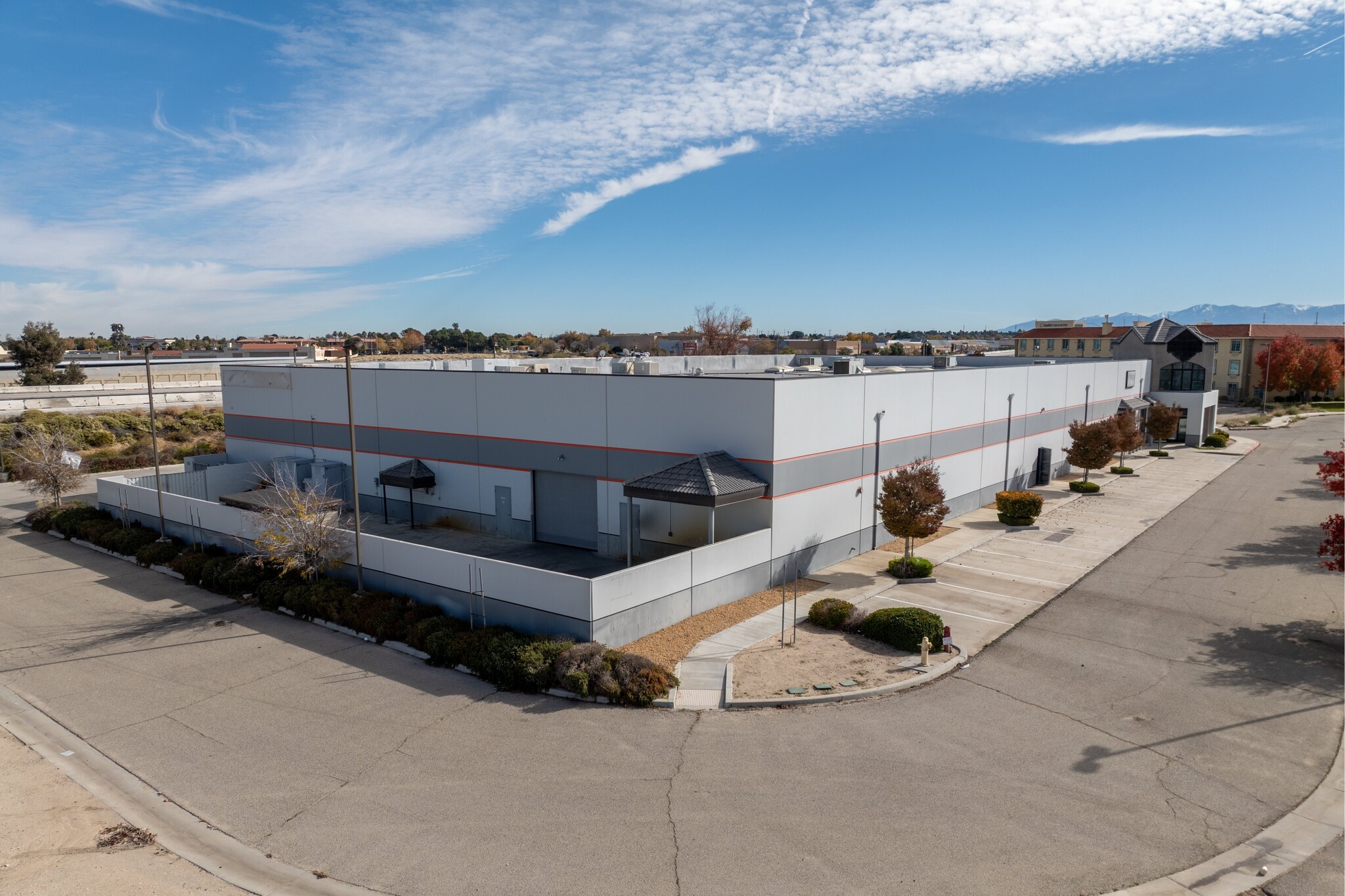 1759 W Avenue J12, Lancaster, CA à louer Photo intérieure- Image 1 de 50