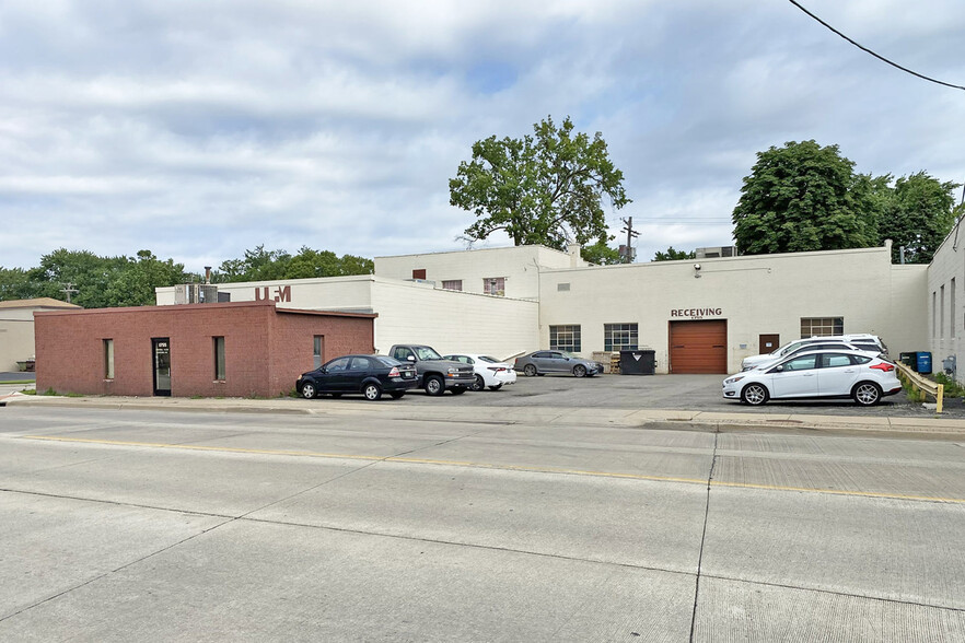 1755 E Nine Mile Rd, Hazel Park, MI for sale - Building Photo - Image 1 of 1