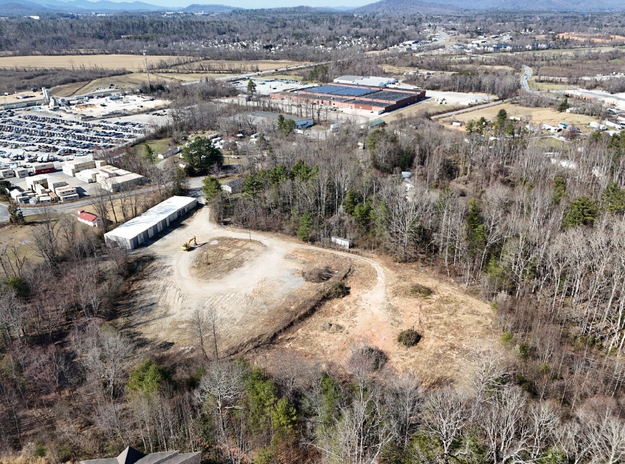 127 Old Hendersonville Rd, Fletcher, NC for lease Building Photo- Image 1 of 5