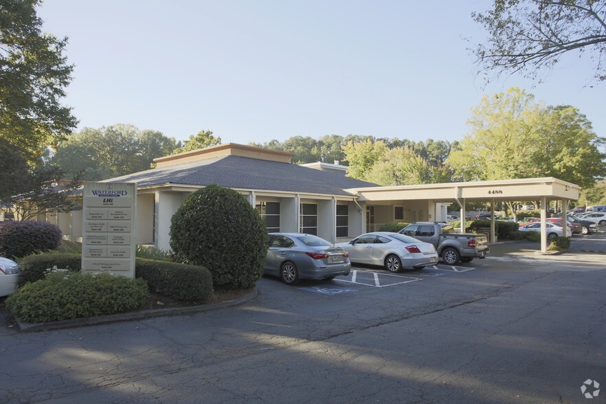 4488 N Shallowford Rd, Dunwoody, GA for lease - Primary Photo - Image 1 of 10