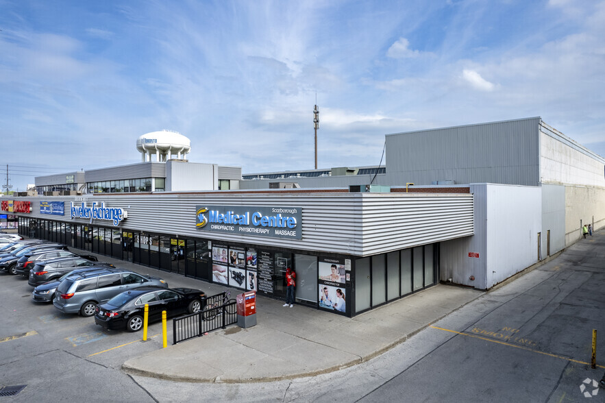 1921 Eglinton Ave E, Toronto, ON à louer - Photo principale - Image 1 de 4