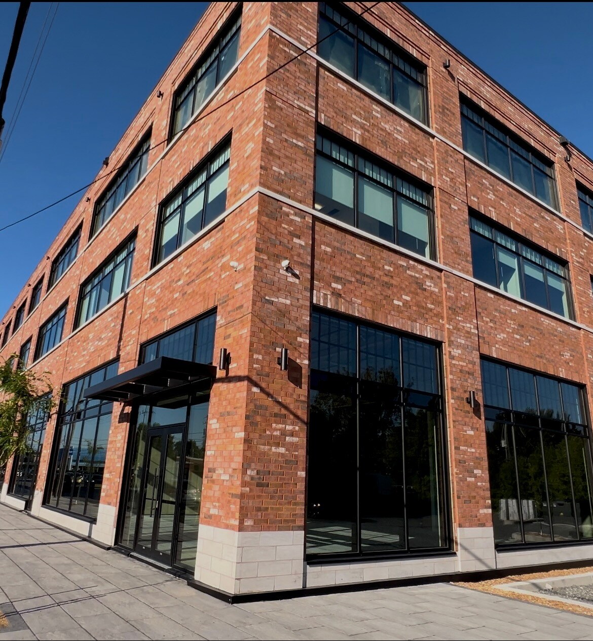 2085 Rte Marie-Victorin, Varennes, QC à louer Photo du bâtiment- Image 1 de 3