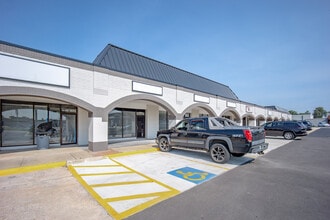 1010-1050 N Flood Ave, Norman, OK for lease Interior Photo- Image 1 of 20