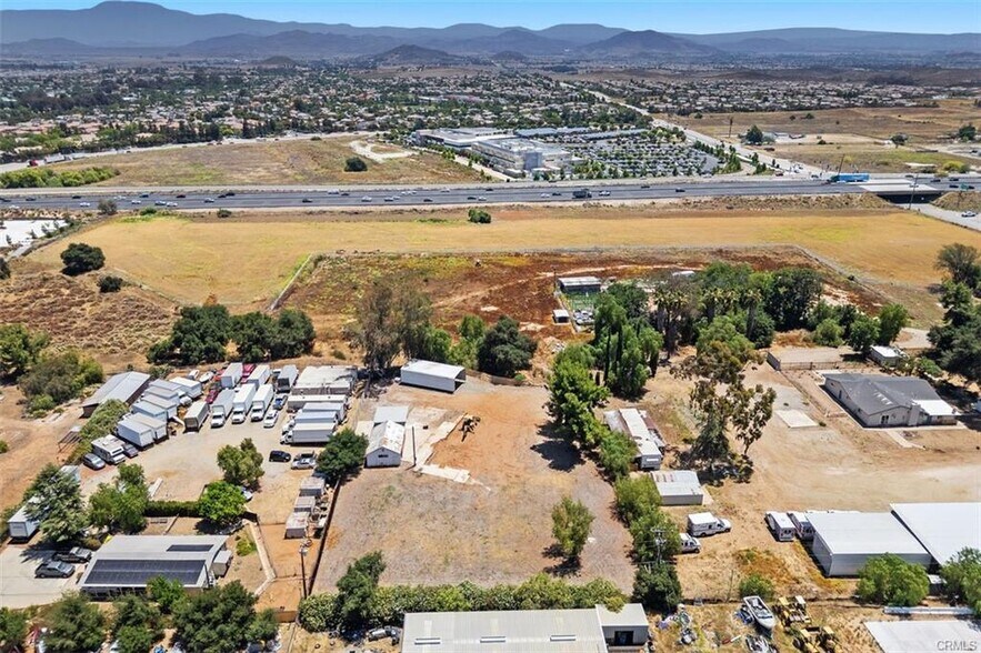 27852 Keller Rd, Menifee, CA à louer - Photo du bâtiment - Image 2 de 7