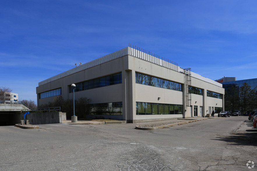 90 Tiverton Ct, Markham, ON for lease - Building Photo - Image 3 of 5