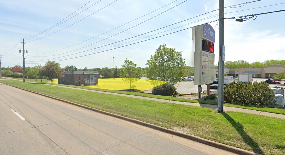 3850 Elmore Ave, Davenport, IA à vendre - Photo du bâtiment - Image 1 de 3