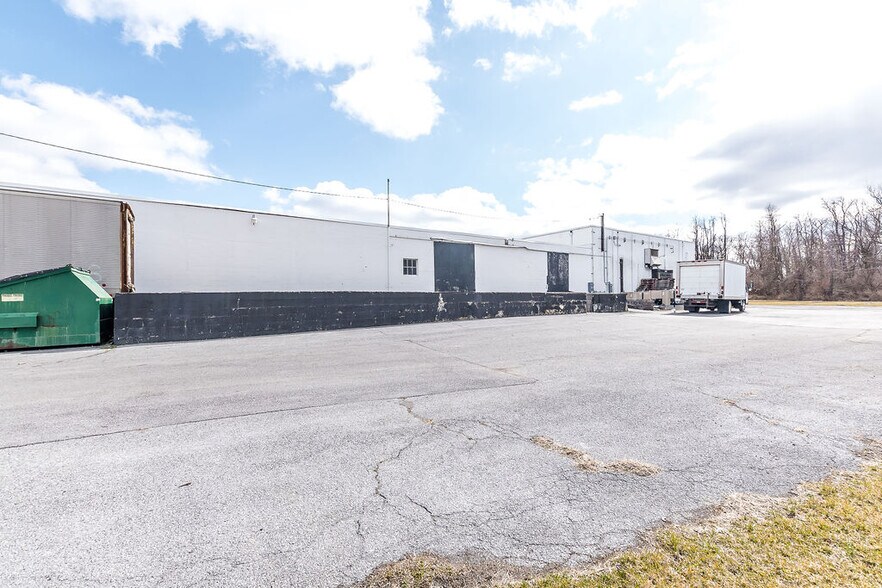 196 Carlton Dr, Inwood, WV à vendre - Photo du bâtiment - Image 3 de 34