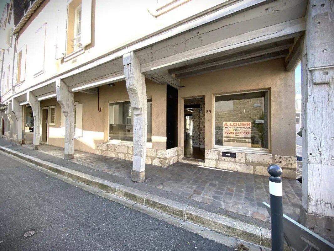 Commerce de détail dans Chartres à louer Photo du bâtiment- Image 1 de 18