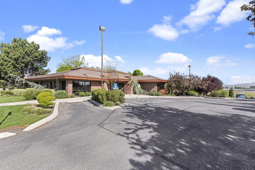 2700 Airport Way, Boise, ID for sale - Building Photo - Image 1 of 1