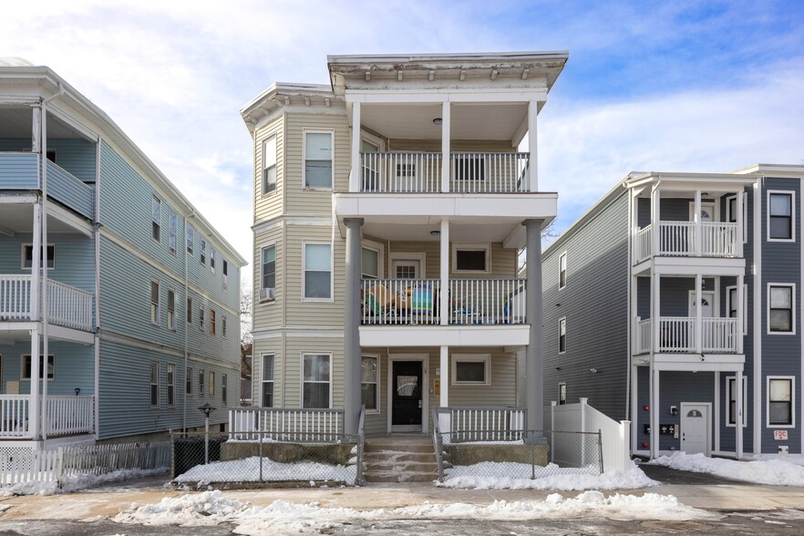 Dorchester Portfolio portfolio of 7 properties for sale on LoopNet.ca - Building Photo - Image 2 of 8