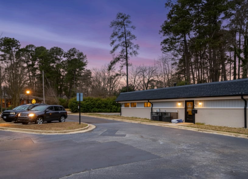 2121 Guess Rd, Durham, NC à vendre - Photo principale - Image 1 de 12