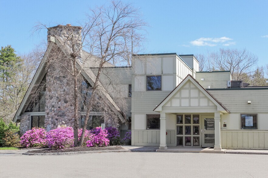 244 Western Ave, South Portland, ME à vendre - Photo du bâtiment - Image 1 de 17