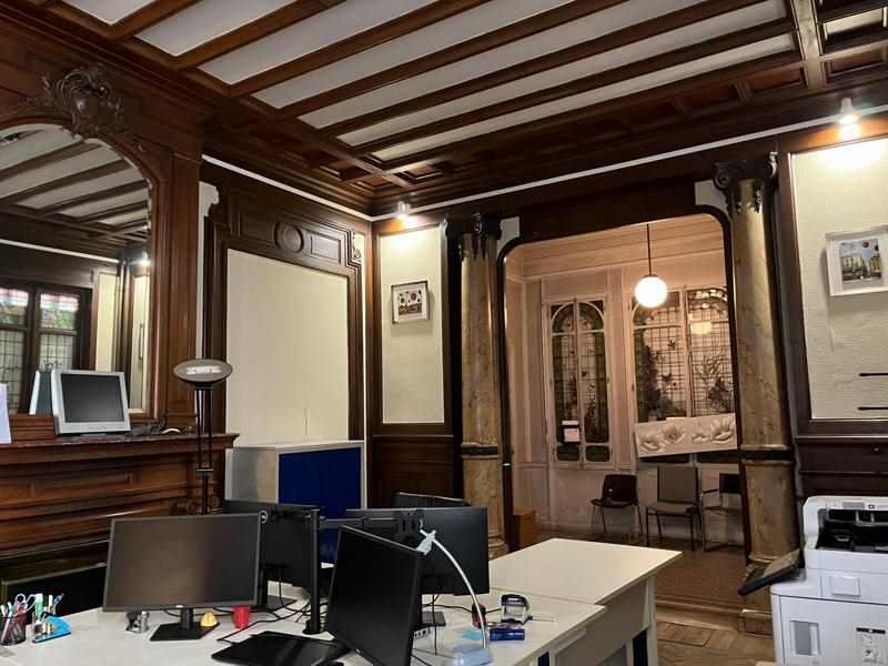 Office in Bordeaux for sale Building Photo- Image 1 of 7