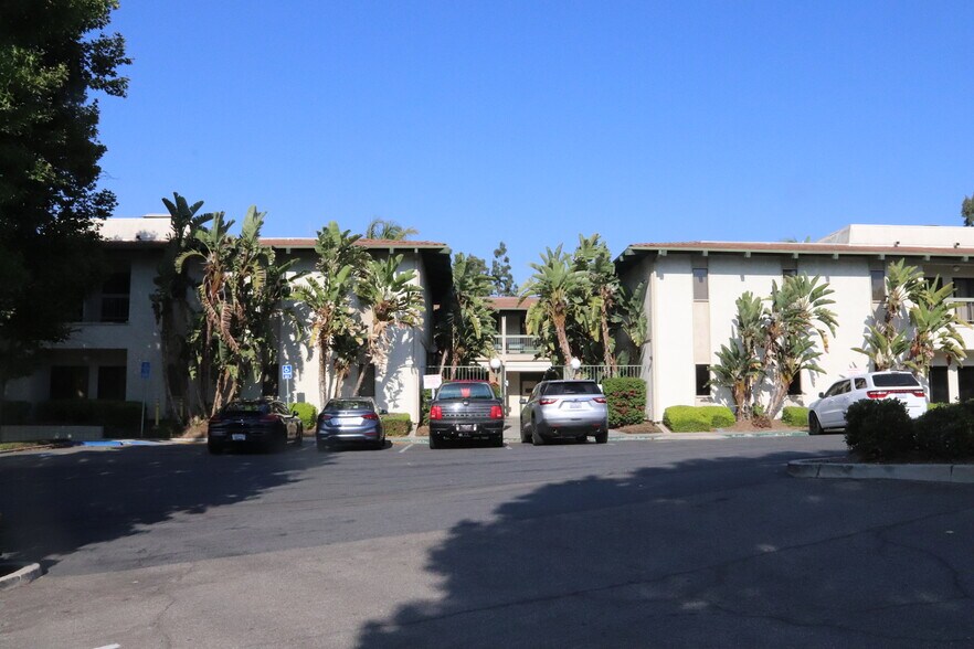 770 Magnolia Ave, Corona, CA for lease - Building Photo - Image 1 of 10