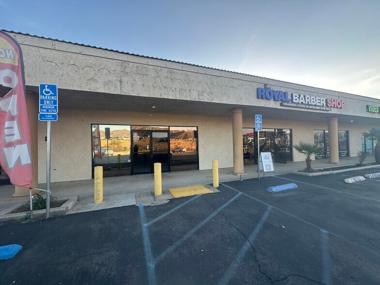 271-293 San Jacinto River Rd, Lake Elsinore, CA à louer - Photo du bâtiment - Image 3 de 9