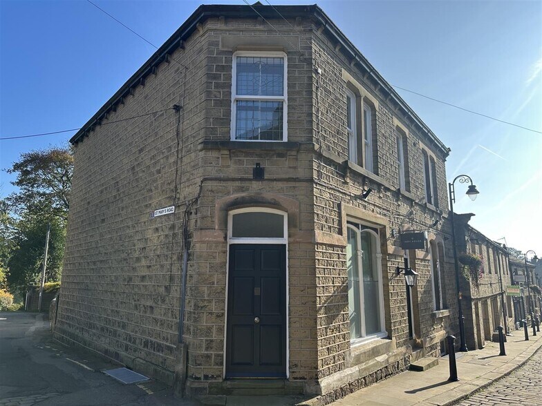 16 Church St, Holmfirth à louer - Photo du bâtiment - Image 2 de 13