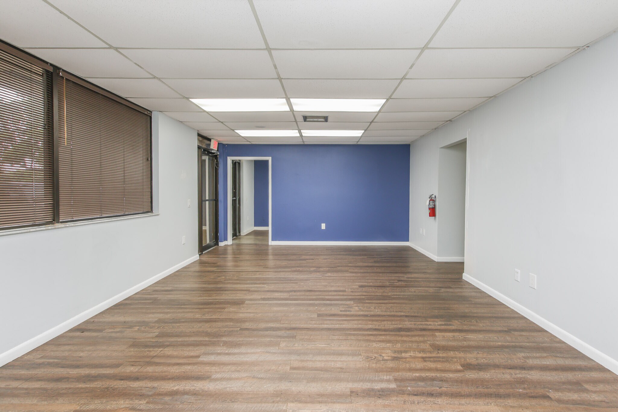3115 NW 10th Ter, Oakland Park, FL for lease Interior Photo- Image 1 of 6
