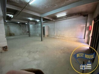 Plus de détails pour Multi-résidentiel à vendre