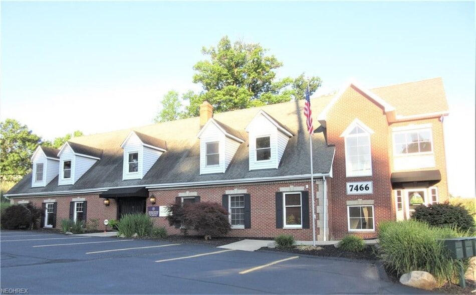 7466 Auburn Rd, Concord Twp, OH à louer - Photo du bâtiment - Image 2 de 9