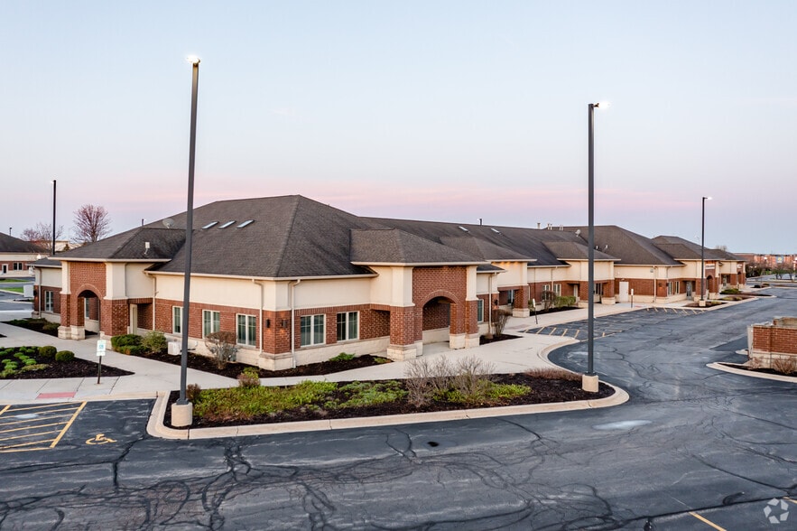 1452 Merchant Dr, Algonquin, IL for sale - Primary Photo - Image 1 of 68