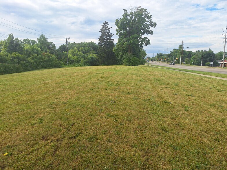 60 Martin Luther King Jr N Blvd, Pontiac, MI à vendre - Photo du bâtiment - Image 3 de 8