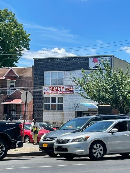 1334 E Gun Hill Rd, Bronx, NY for lease - Building Photo - Image 2 of 7