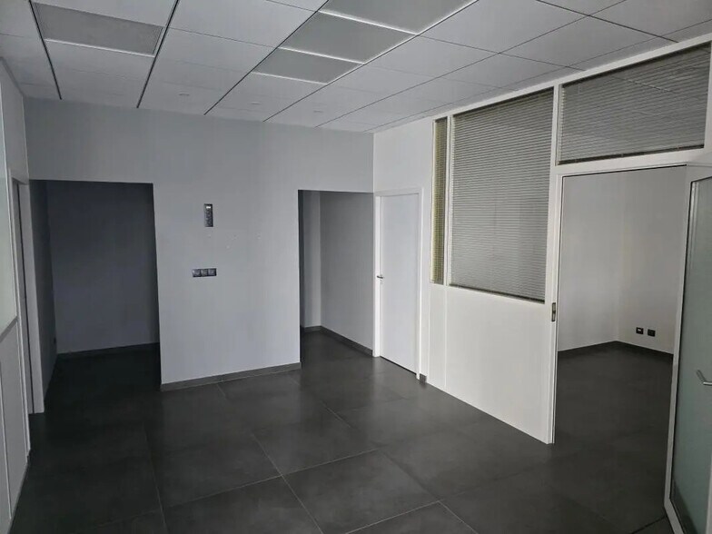 Bureau dans Eysines à louer - Photo intérieure - Image 3 de 4