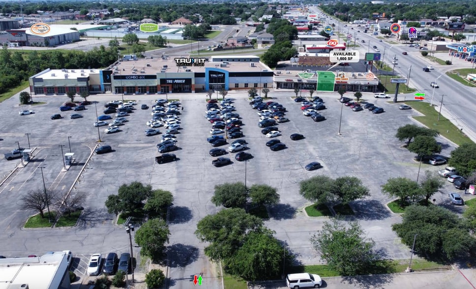 902 W Central Texas Expy, Killeen, TX for lease - Building Photo - Image 3 of 6