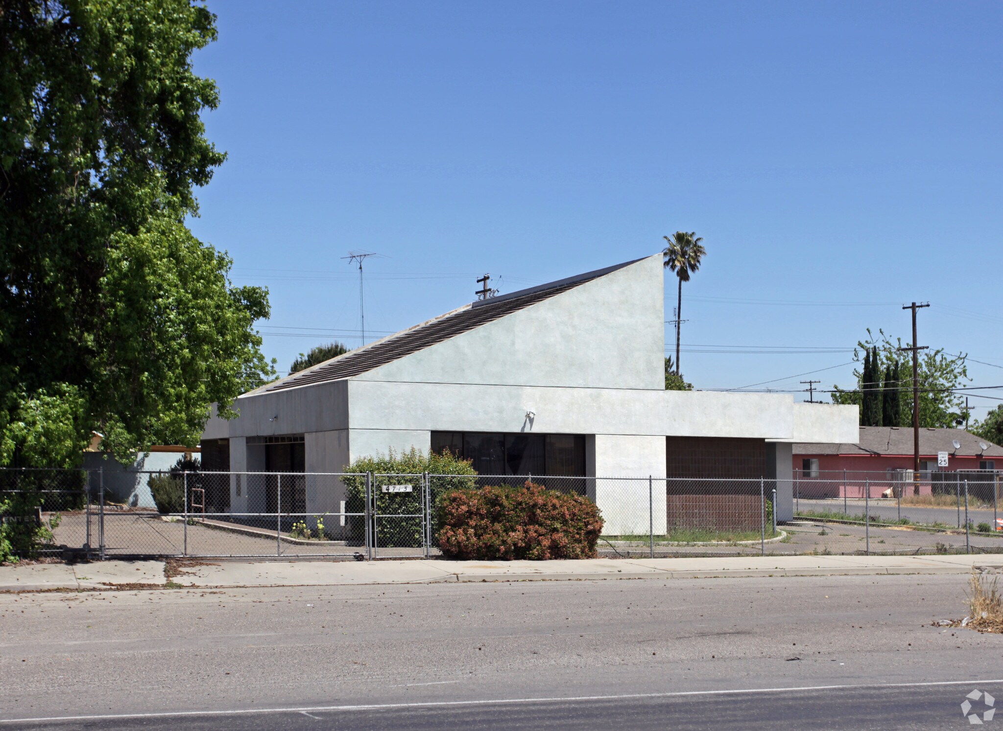 4713 Yosemite Blvd, Modesto, CA à vendre Photo principale- Image 1 de 27