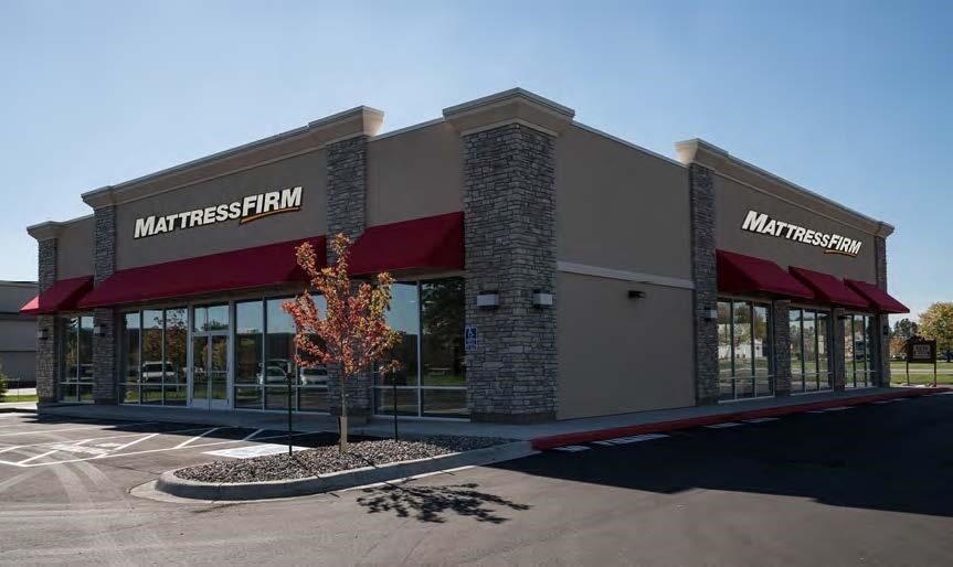 14230 Dellwood Dr, Baxter, MN à vendre - Photo du bâtiment - Image 2 de 8