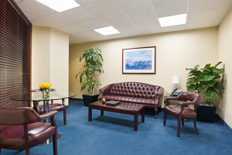 2 Overhill Rd, Scarsdale, NY à louer - Autre - Image 3 de 5