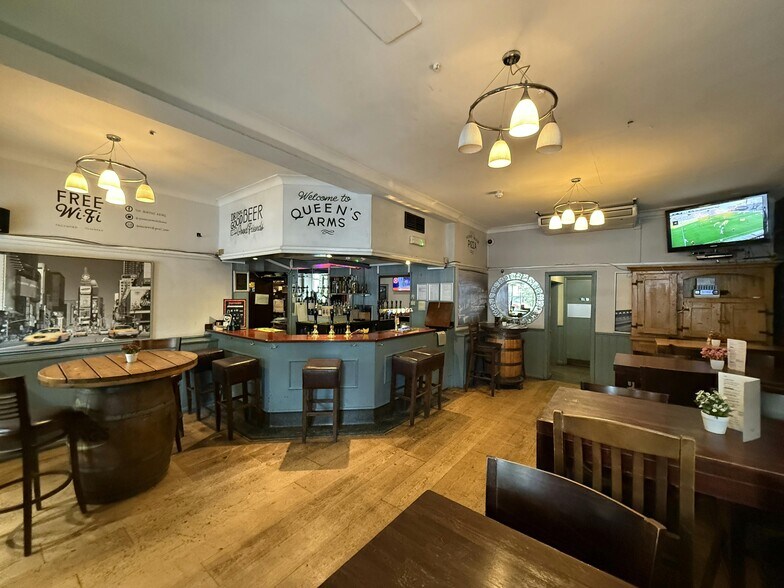 1 Kilburn High Rd, Londres à vendre - Photo du bâtiment - Image 3 de 13