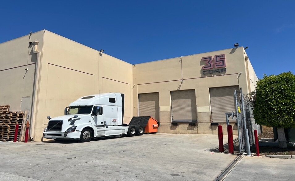 1251 E Walnut St, Compton, CA for lease - Building Photo - Image 3 of 4