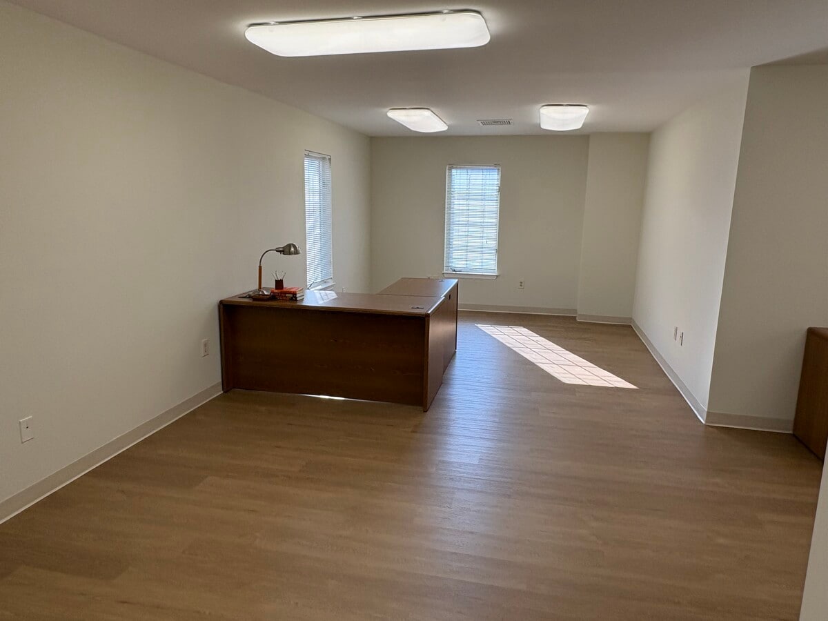 1 Bethany Rd, Hazlet, NJ 07730 - Unité 22 & 24 -  - Photo intérieure - Image 1 of 13