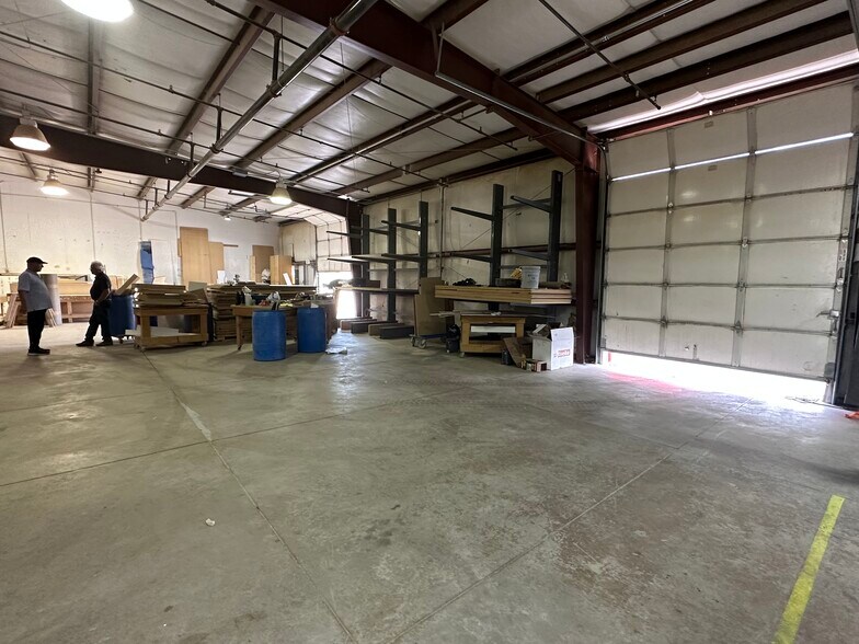 913 E 75th Ave, Denver, CO à louer - Photo intérieure - Image 3 de 33