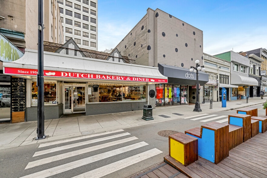 716 Fort St, Victoria, BC for sale - Building Photo - Image 3 of 8