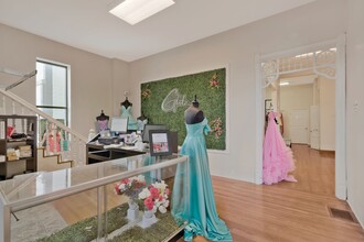 4409 Charlotte Ave, Nashville, TN for lease Interior Photo- Image 1 of 37