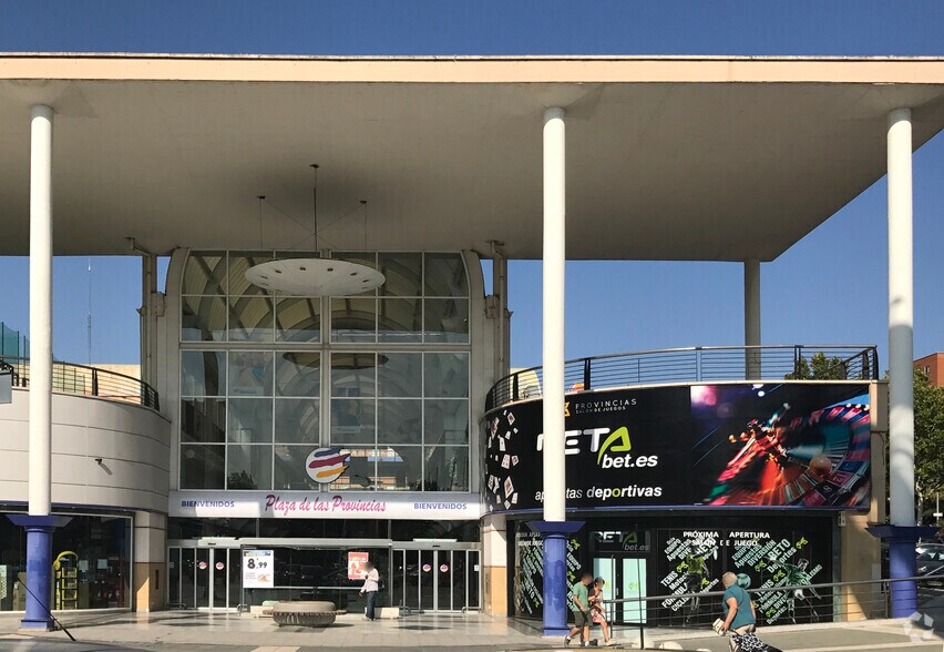 Avenida Provincias, 18, Fuenlabrada, Madrid à louer - Photo du bâtiment - Image 1 de 1