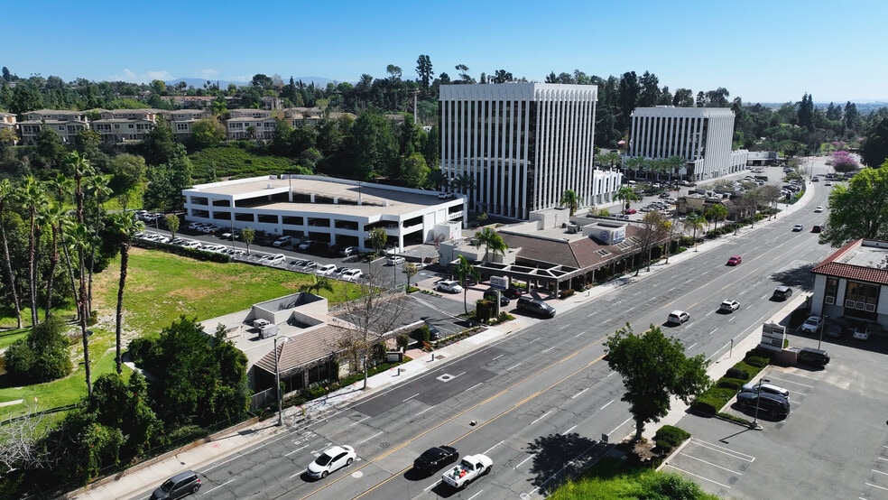 1450 N Harbor Blvd, Fullerton, CA à vendre - ProVideo LoopNet - Image 2 de 21